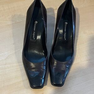 Etienne Aigner Dark Leather Pumps
